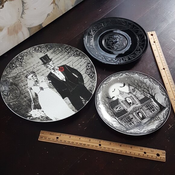 Handmade 3 Tier Black Cake Stand for Spooky Halloween Party Decor Serving Tray - Picture 5 of 13